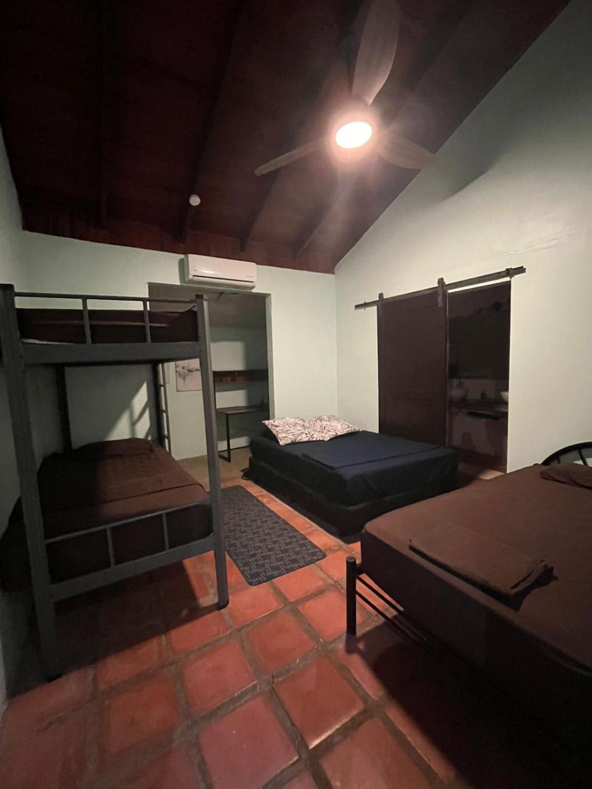 بيت شباب Tamarindo Backpackers المظهر الخارجي الصورة