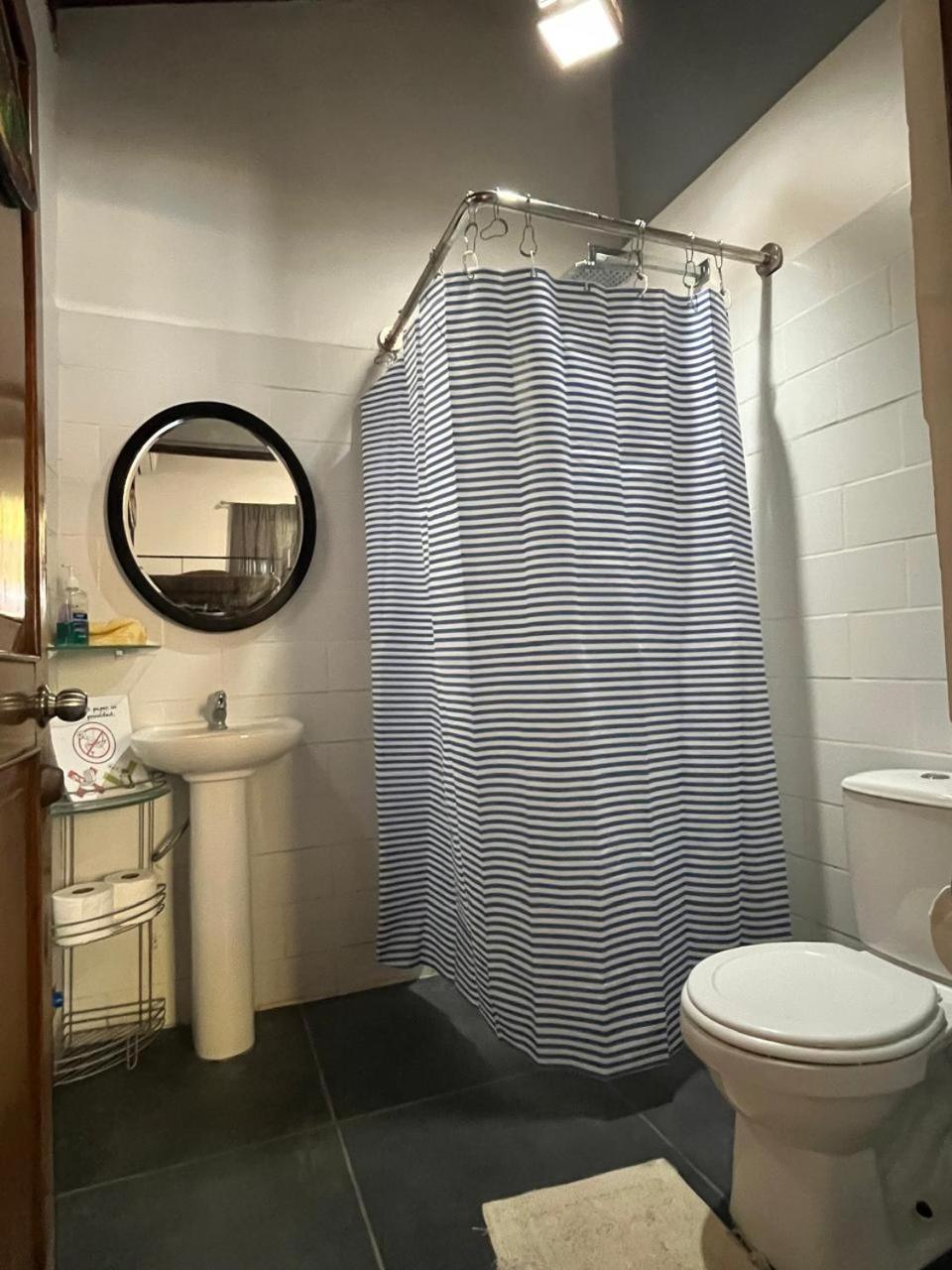 بيت شباب Tamarindo Backpackers المظهر الخارجي الصورة